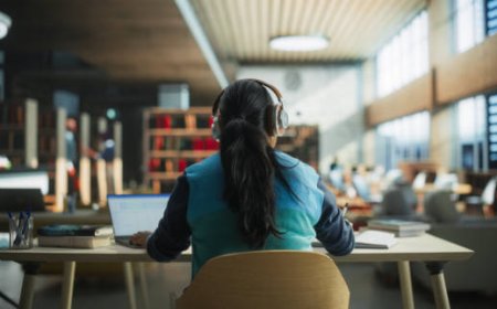 Mastering Law Dissertation Writing, A Guide for UK Law Students