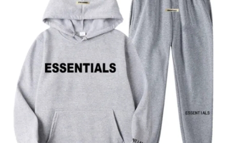 The Rise of the Essentials Hoodie: A Streetwear Staple