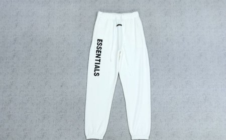 Classic Vibes Only in Essential Sweatpant Flow