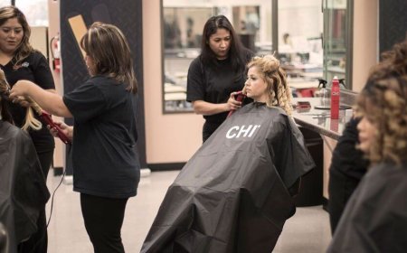 How to Get Financial Aid for Cosmetology School in Houston
